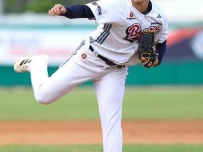 두산 신인투수 스프링캠프에서 실수로 유명 야구장에 들어가 황당한 상황 발생
