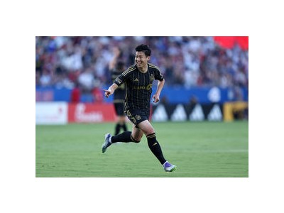 LA FC 막판 스퍼트로 플레이오프 희망 잇는다