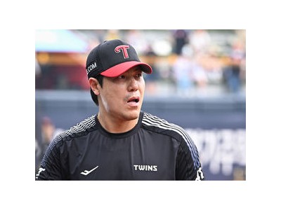 김진성 하루 만에 부진 만회 홀드 1위 유지