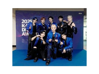 스트레이 키즈 2025 케이 월드 드림 어워즈 대상 수상